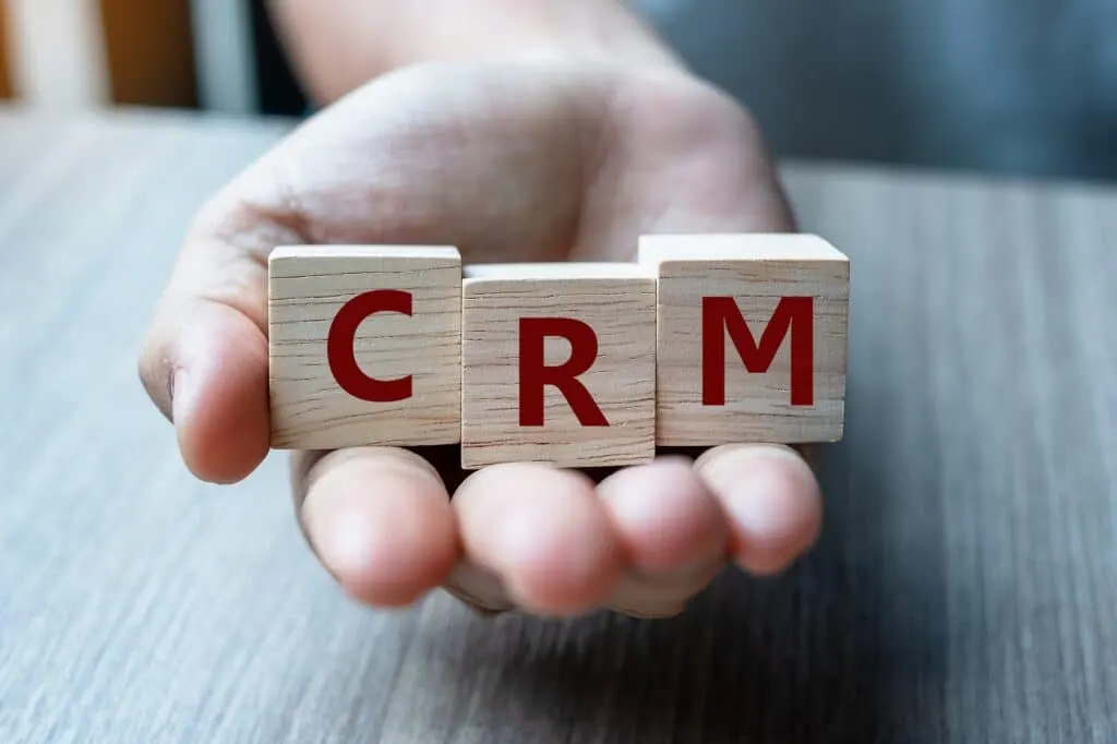 gestion des stocks, facturation, CRM, gestion des commandes, suivi des clients